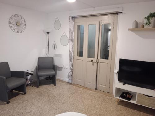 Luxeuil-les-Bains Appartement | Pounette, appartement sauna T3, Thermes/Centre
