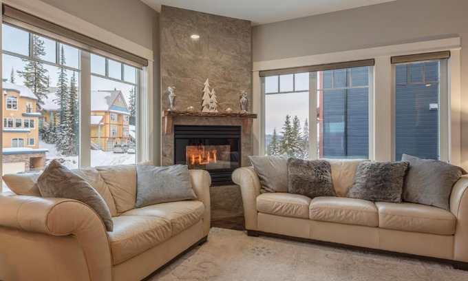 Silver Star Mountain Chalet De Ski | Powder Peak