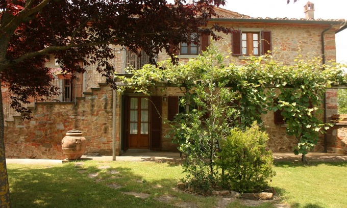 Podere Viti Appartement | POZZONOVO - IL CILIEGIO
