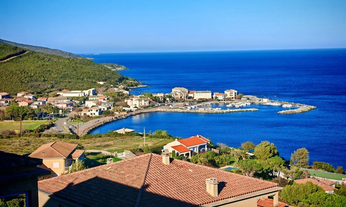 Porticciolo Appartement | Cap Corse- Santa Severa : Appartement T2 à louer, vue mer imprenable