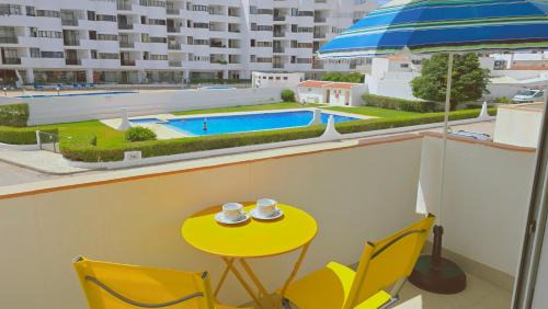 Santa Eulalia Appartement | Praia Eulália with pool and 5 minutes from the beach