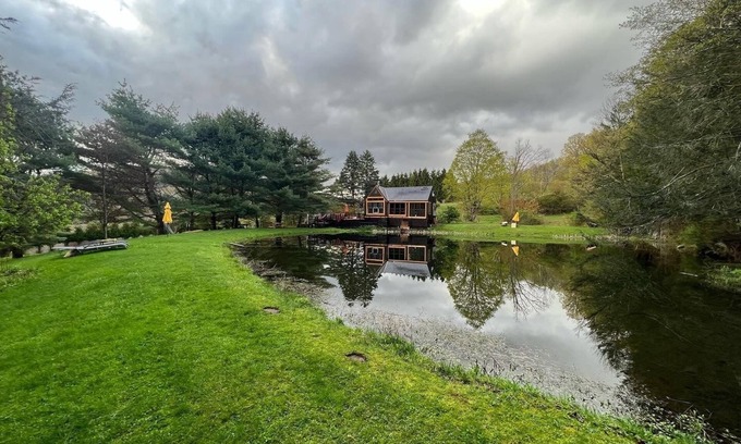 Downsville Maison | Pravite Cottage in the Woods