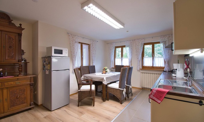 Westheim Appartement | pissenlit pratique, l'ancien bureau de médecin de campagne dans le district Fränkisches