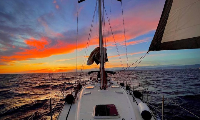 Badalona Location De Bateaux | Precioso velero en Badalona de 3 camarotes