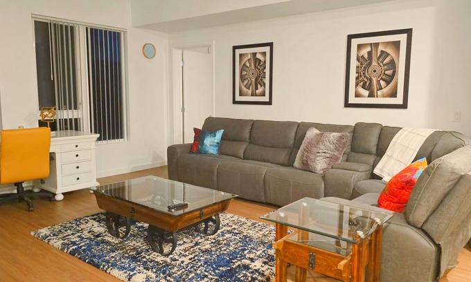 Little Tokyo Maison | Premier 2BR in Downtown LA's Art Hub