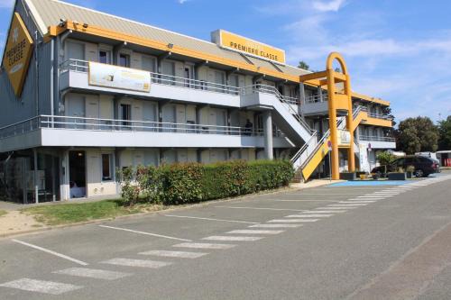 Elancourt Hôtel | Premiere Classe St Quentin en Yvelines Elancourt