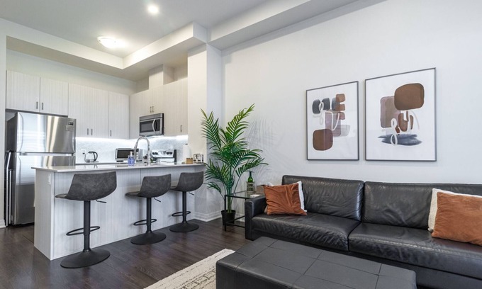 Halton Regional Municipality Copropriété | Premium 1 Bed w/ Rental Car, WiFi, Netflix and Prime Included