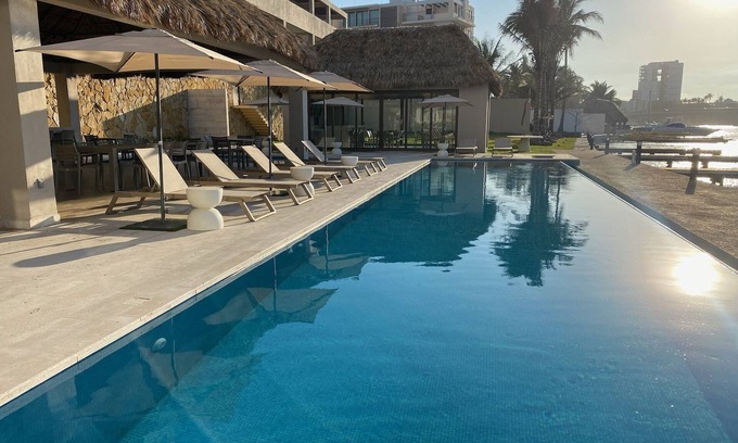 Boca del Rio Appartement | Premium 2-BED/2-BTHR Aprt with AC, WiFi, 3 pools, in fabulous Playas del Conchal