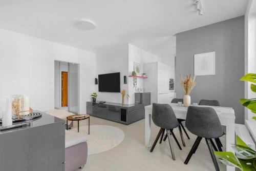 Nivy Appartement | Premium Apartment with Balcony and Parking