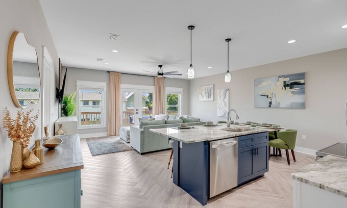 Upper Grand Lagoon Appartement | Premium Retreat w/Pickleball Court