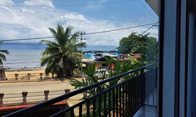 Kribi Hôtel | Chambre Premium avec Balcon Vue sur la Mer