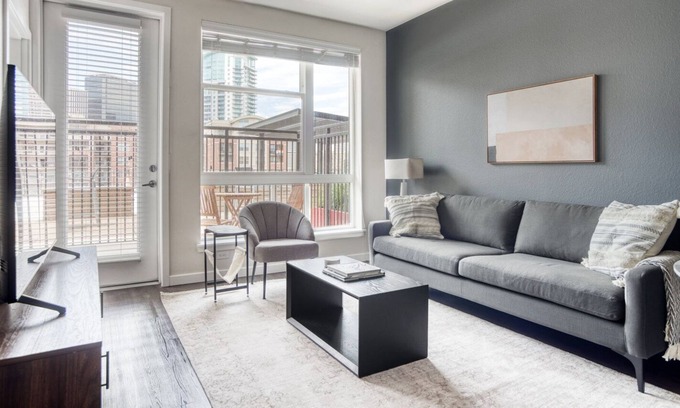 Uptown Appartement | Premium Uptown 1BR w/ W/D, Gym & Pool, walk to RiNo bars, by Blueground