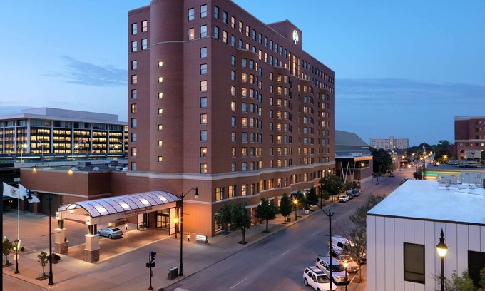 Downtown Springfield Hôtel | President Abraham Lincoln Springfield - DoubleTree by Hilton