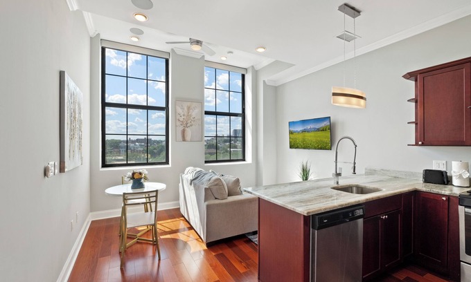 Olde Kensington Appartement | Prestigious 1BR w/ Rooftop Pool