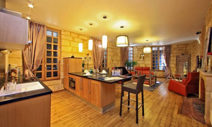 Sarlat-la-Caneda Historic Center Appartement | SUITE de PRESTIGE Les Jardins d'Harmonie avec PARKING - sarlat CENTRE