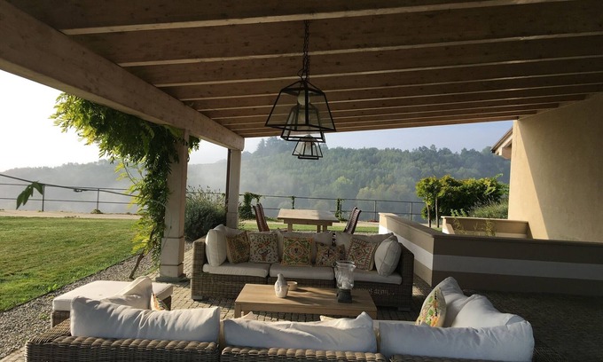 Castel Rocchero Maison | Prestigious farmhouse nestled among the vineyards