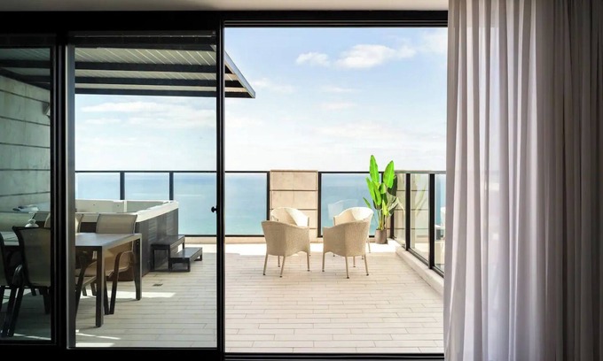 Bat Yam Appartement | Prestigious penthouse in a luxury tower