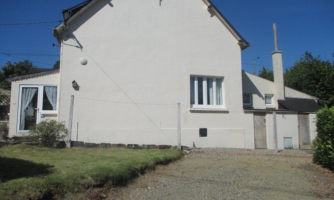 Belle-Isle-en-Terre Cottage | Jolie Breton Cottage récemment rénové 2 chambres centrales de toutes les commodités