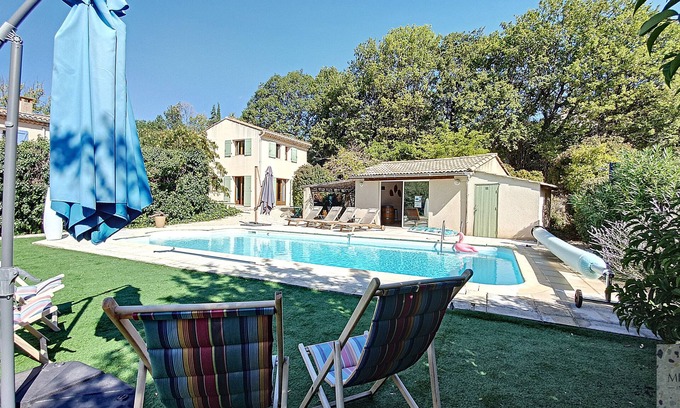 La Bastide-des-Jourdans Villa | JOLIE VILLA 8 COUCHAGES AVEC PISCINE