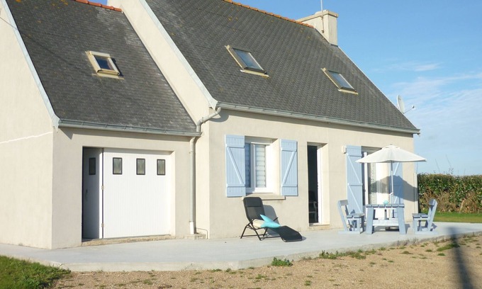 Plozevet Maison | Jolie petite maison à 1 km de la mer avec vue sur mer & classée 3 étoiles