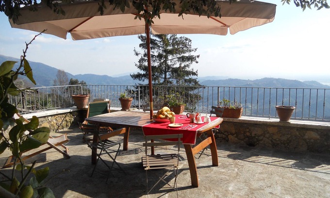 Camaiore Maison | JOLIE RUSTIQUE AVEC UNE BELLE VUE MER