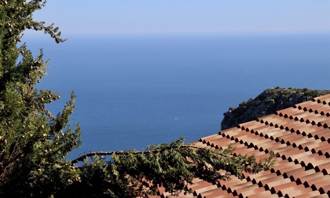 Eze Appartement | Joli studio, situation exceptionnelle, mer et montagne. entre Nice et Monaco.