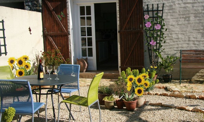 Champagne-le-Sec Cottage | JOLI GITE STUDIO POUR DEUX PERSONNES