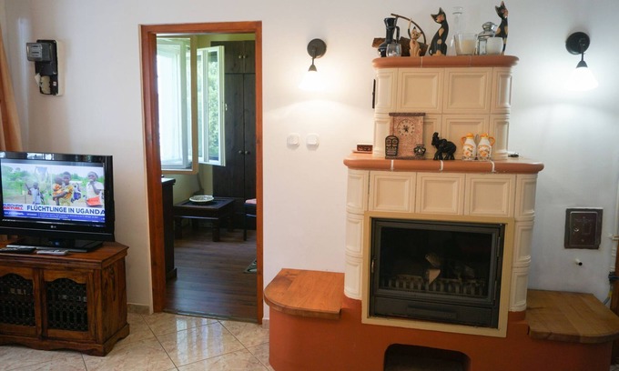 Balatonmariafurdo Maison | Jolie terrasse, climatisation, 2 chambres, lit bébé, coin barbecue, parking