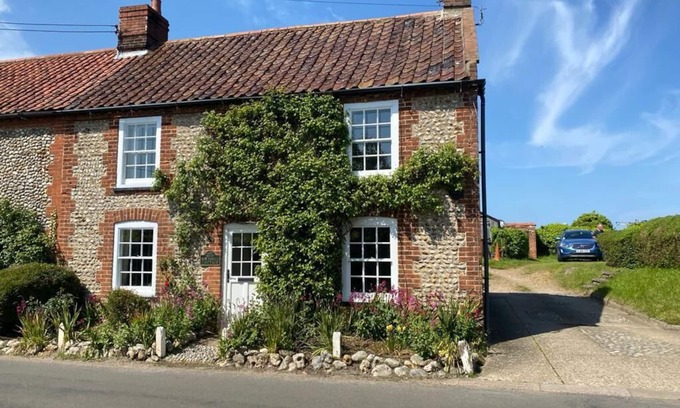 Langham Cottage | Jolie maison de campagne conviviale en briques et silex à 2 miles de Blakeney