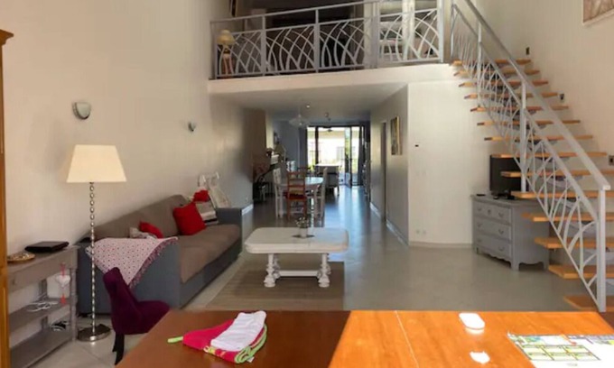 Vieu-d'Izenave Maison | Pretty village house