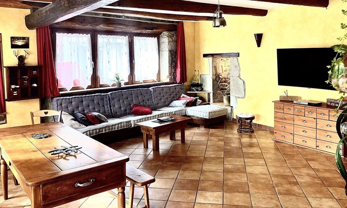 Bourg-Lastic Maison | Jolie maison de bourg , proche du massif Sancy