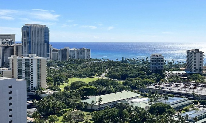 McCully - Moiliili Copropriété | Spacieux 30ème Flr. avec la magnifique vue sur la mer Waikiki Studio A,