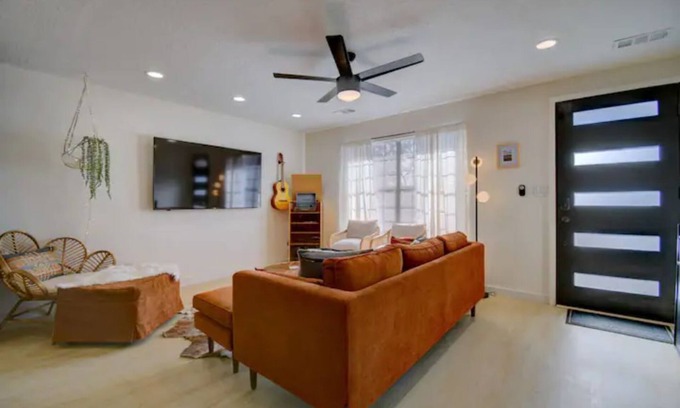 Barelas Maison | Prickly Pear at Cactus Flower+Hot Tub+Pet Friendly+No Pet Fee!
