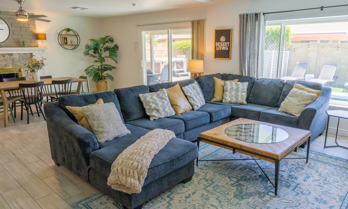 Peoria Ave Citizen's Group Maison | Prickly Pear Desert Oasis- 3 Bedroom/Pool/Spa/Putting Green