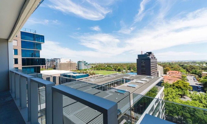 Melbourne Appartement | Pride Fawkner Bay-view LX avec piscine et salle de sport près du parc Albert et du quartier central des affaires