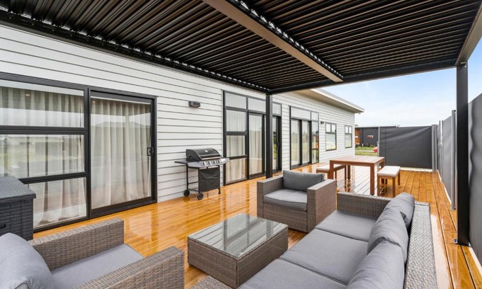 Martinborough Maison | Pride of Pinot - Martinborough Holiday Home