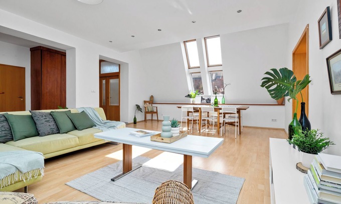 Old Town Appartement | Prima - spacious apartment located in the main square