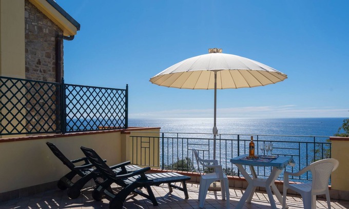 Poggi Appartement | Primavera (PGI132) by Interhome