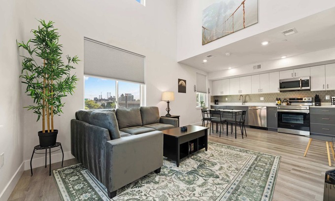 Center City Appartement | Prime 1 Bedroom, 2 Bath Apt w/ Paid Parking