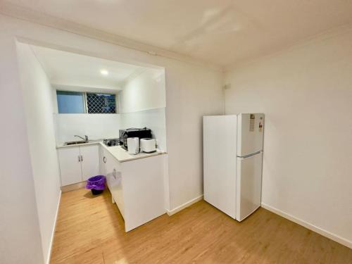 Macgregor Appartement | Prime 1BR Near Transport and Retail
