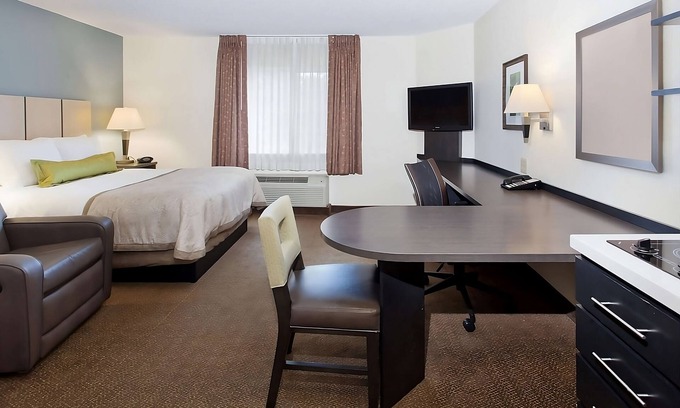 Mount Laurel Hôtel | Prime Location! Free Parking, Pets Allowed, Minutes to Battleship New Jersey