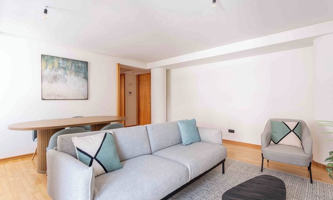 Almenara Appartement | Prime Location Skyline Balcony Retreat