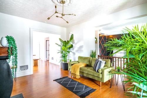Short North Maison | Prime Location Top Rated Clean Parking Free!