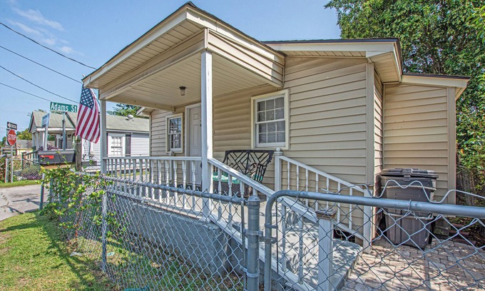 North Charleston Maison | Prime Location! Cozy & Convenient Stay in Charleston