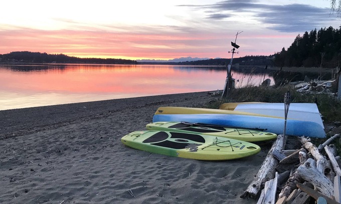 Gig Harbor Maison | Prime Sandy Beachfront Home with Mountain Views - 5 minutes to Gig Harbor/Tacoma
