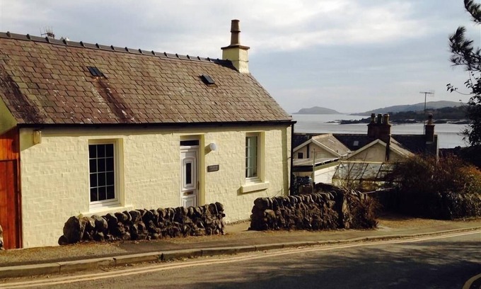 Rockcliffe Cottage | Primrose Cottage - a cottage that sleeps 4 guests in 2 bedrooms
