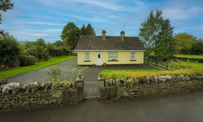 Kinnitty Cottage | Primrose Cottage (TR1)