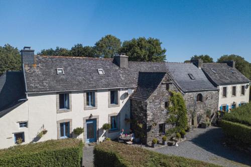 Sizun Maison | Priory at Kergudon Gîtes, Family gîte with pool