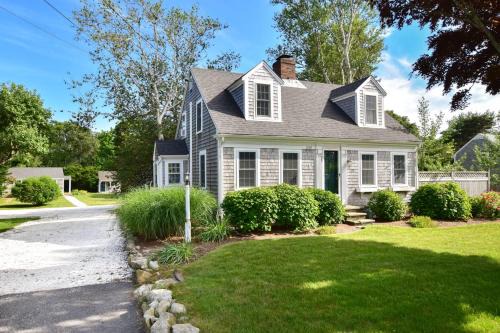 West Chatham Maison | Pristine Multi-Family Home w Barn Game Room