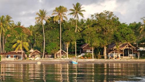Pulau Unauna Station Balnéaire | Pristine Paradise Dive Resort - Togean Islands, Una Una